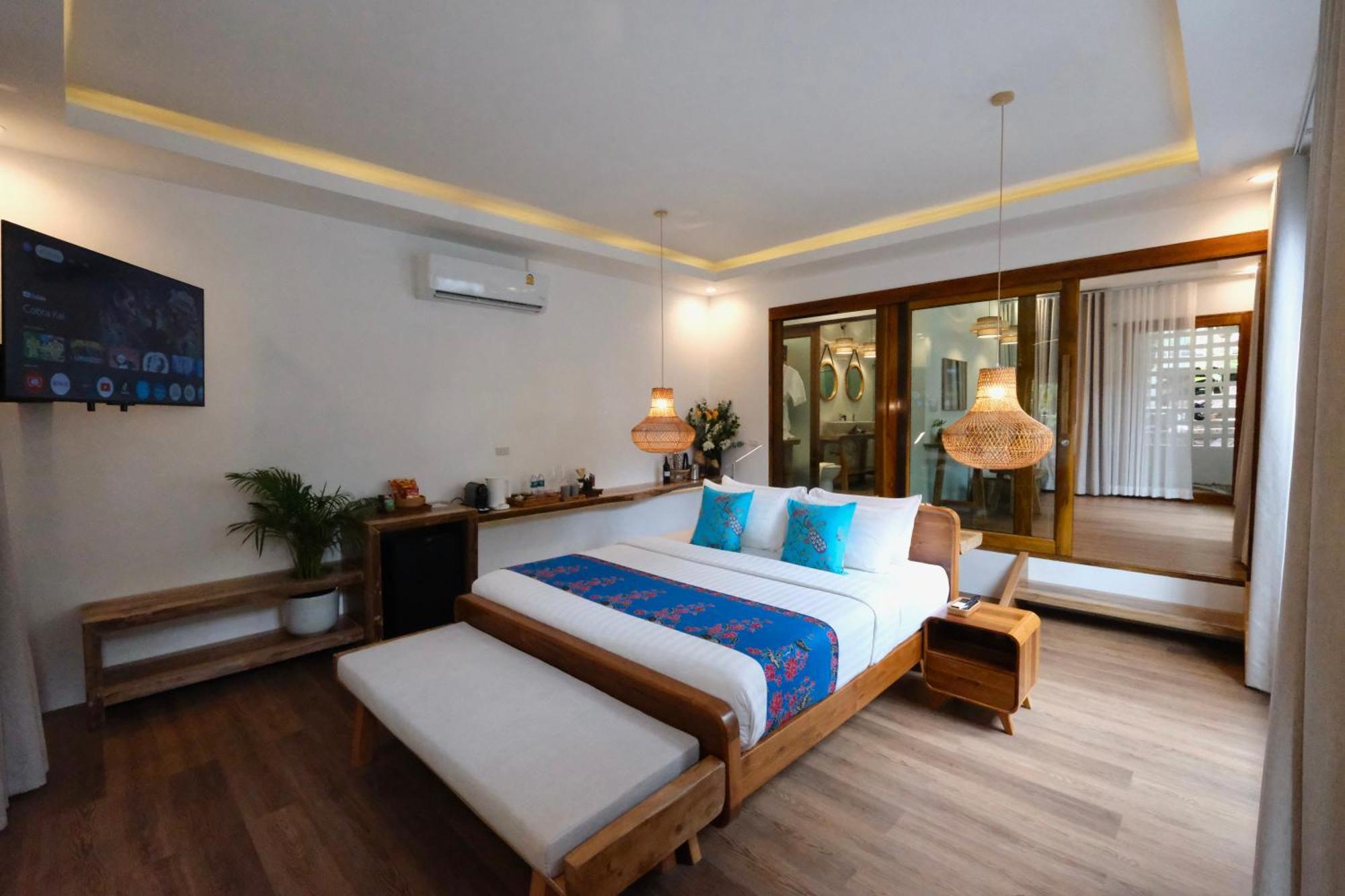 Jacuzzi Suite-Free Beach Shuttle